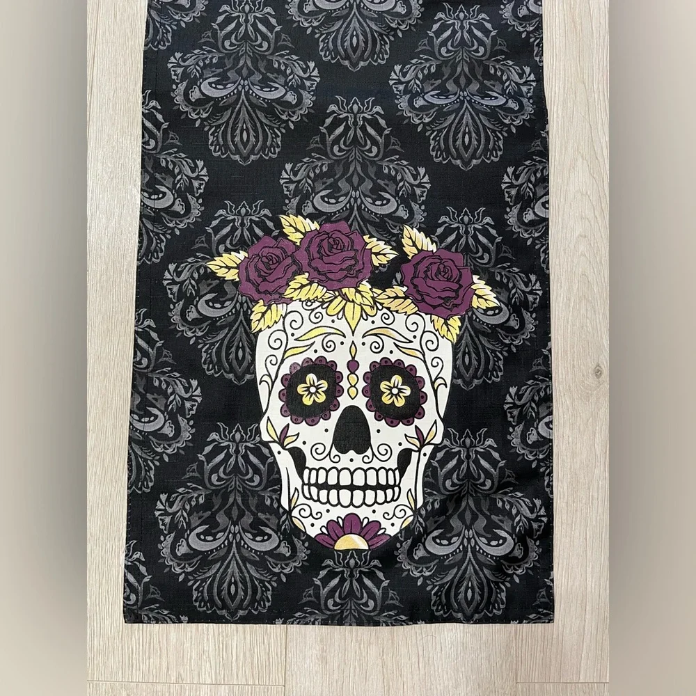Table Runner - Picture 4 of 5